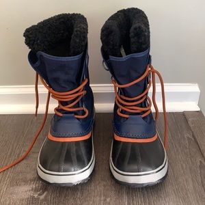 Sorel Navy & Orange snow boots, size 8.5